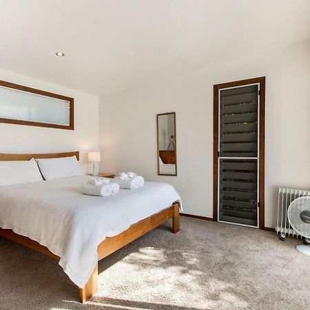 Karaka Sanctuary With Spa Pool By Waiheke Unlimited Oneroa Стая снимка