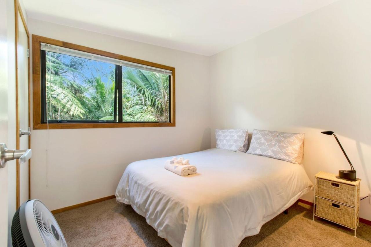 Karaka Sanctuary With Spa Pool By Waiheke Unlimited Oneroa Стая снимка